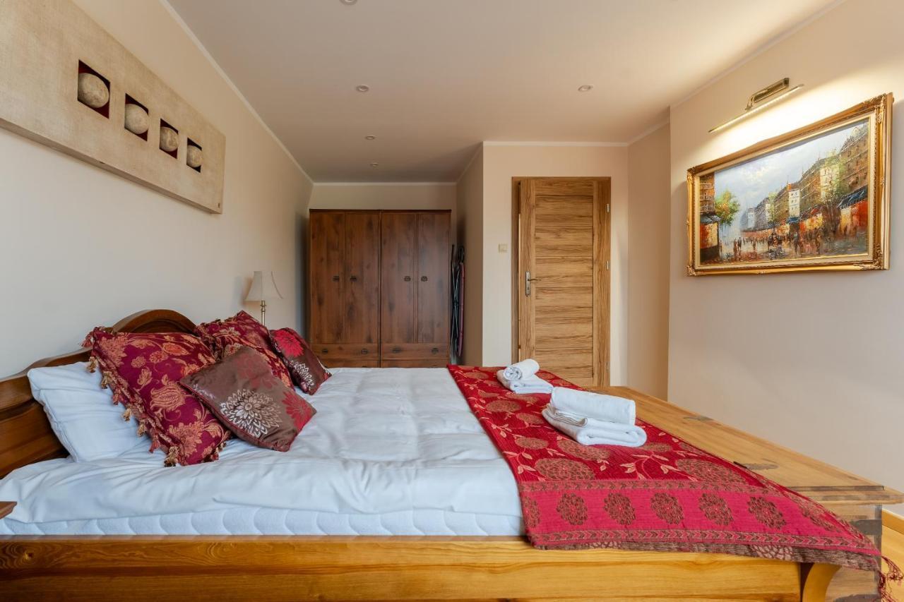 Apartament Zloty Jelonek - 4 Osobowy Na Placu Ratuszowym - Space Apart Jelenia Gora Luaran gambar